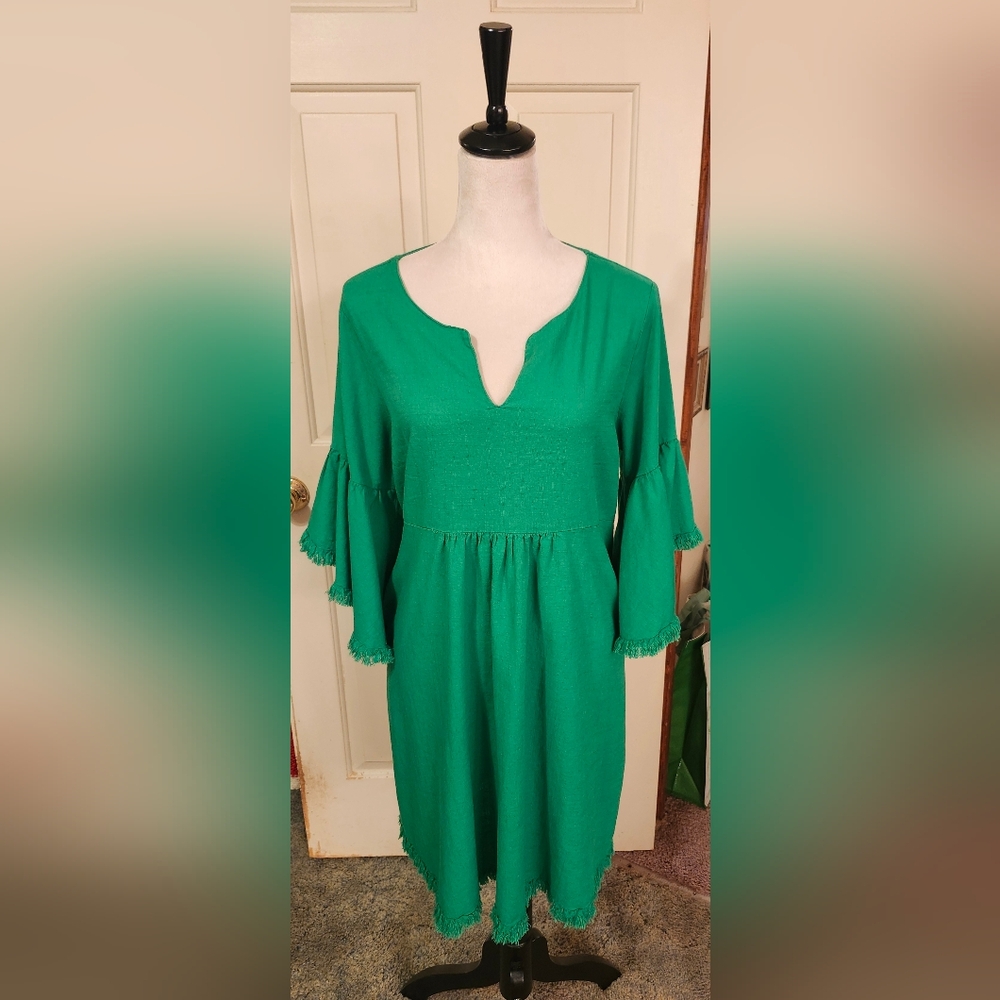Kelly Green Bell Sleeve Dress